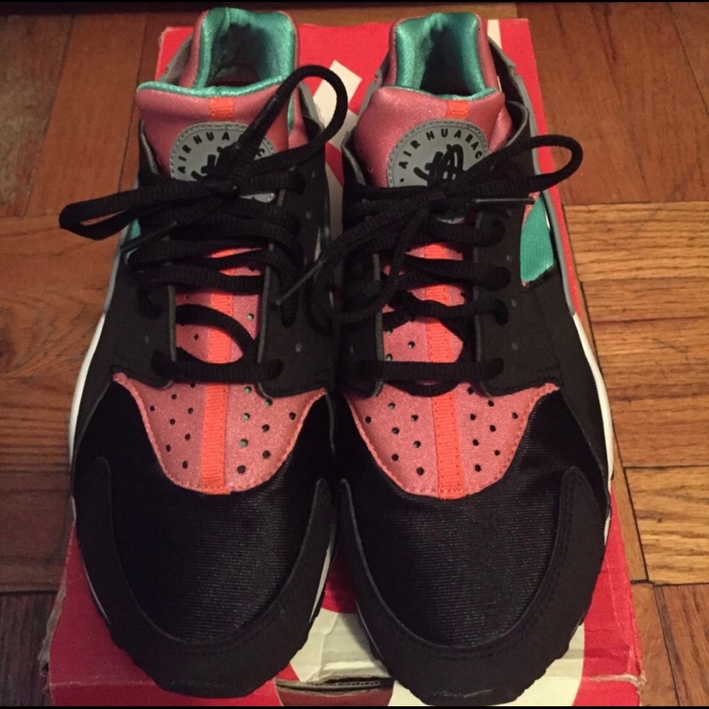 Women’s Huaraches (size 9) with box